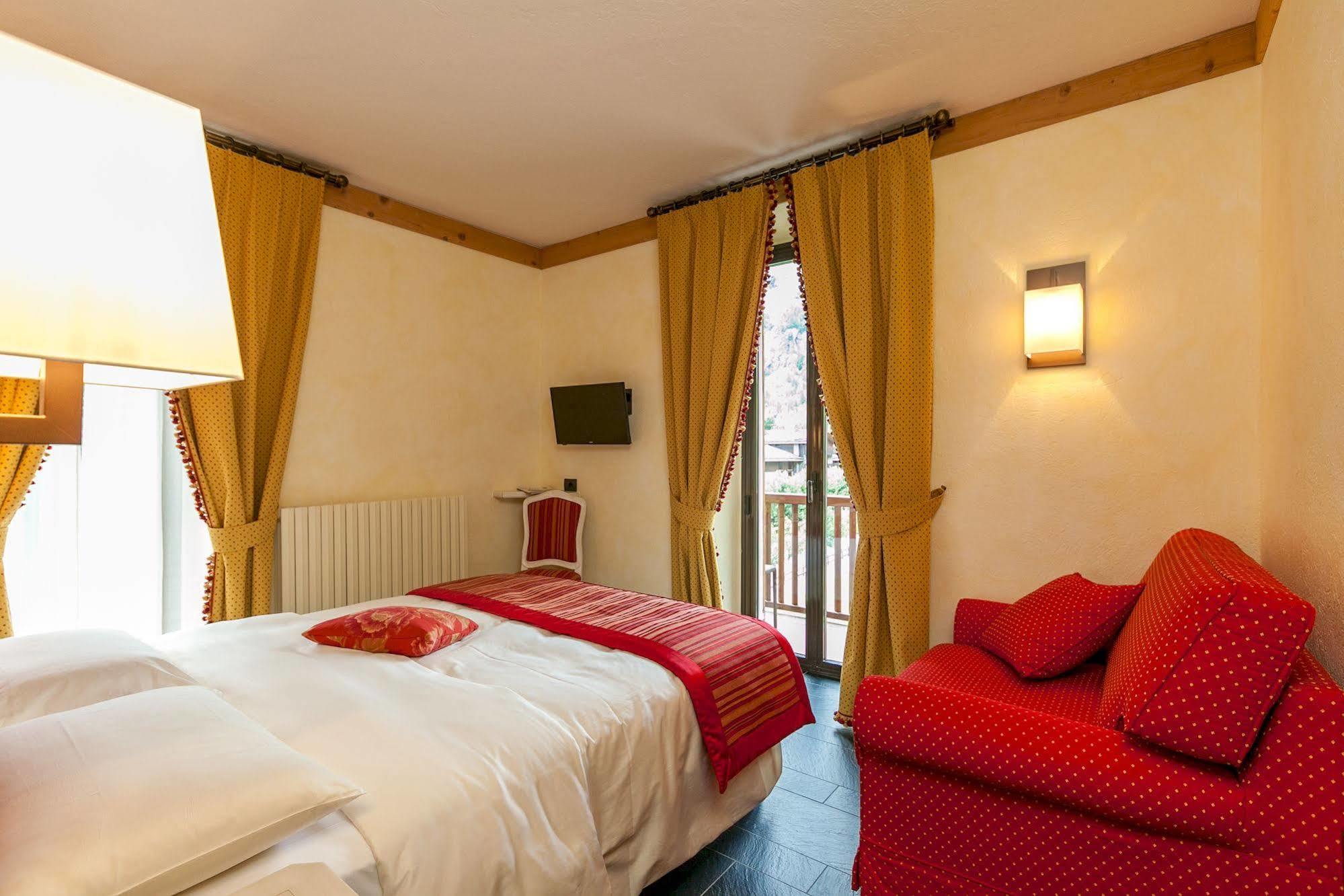 קורמאיור Hotel Lo Scoiattolo מראה חיצוני תמונה